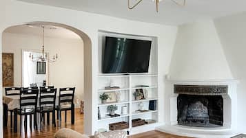 TV connectée, cheminée