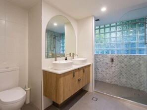 Shower, towels