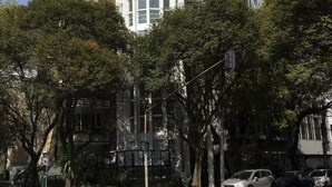 A multi-story building with balconies and a curved facade. - Balsas By Homirent (Mexico City)