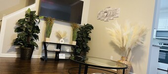 Stylish & Cozy 3bed Retreat with modern amenities!