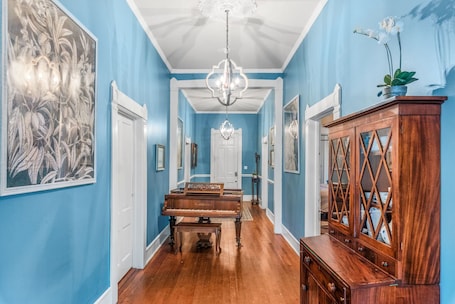 Interior. 1880's Cozy Cottage, close to Historical Downtown. Sleeps up to 6
3B3B-pets OK