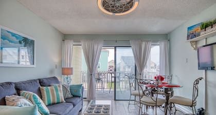 Summer special/Ocean View Condo/Pet Friendly/Pool/Walk to Beach/Washer & Dryer