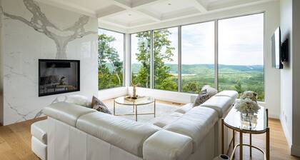 Villa Summit | Movie Theater | Game room | Views | Hot Tub & Sauna | Tremblant Living