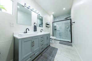 Kostenlose Toilettenartikel, Haartrockner