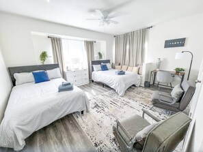 7 bedrooms, desk, iron/ironing board, travel cot