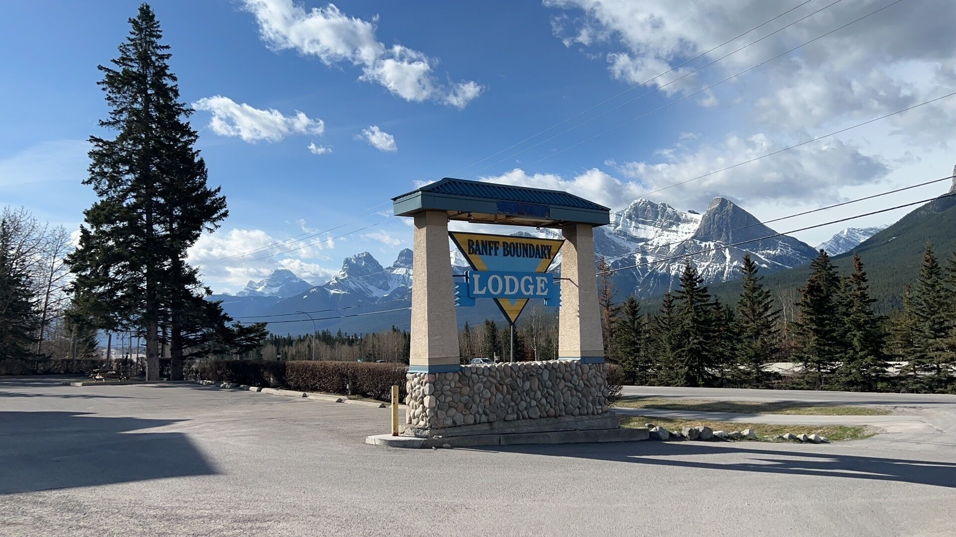 Mountain View 2BR /Hot tub/Banff Gate
