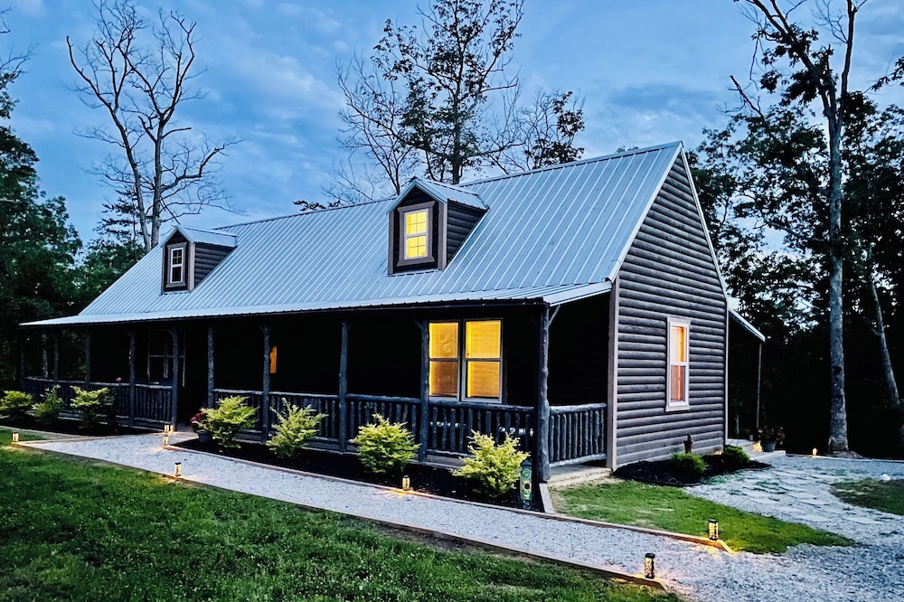Beautiful cabin minutes from Red River Gorge