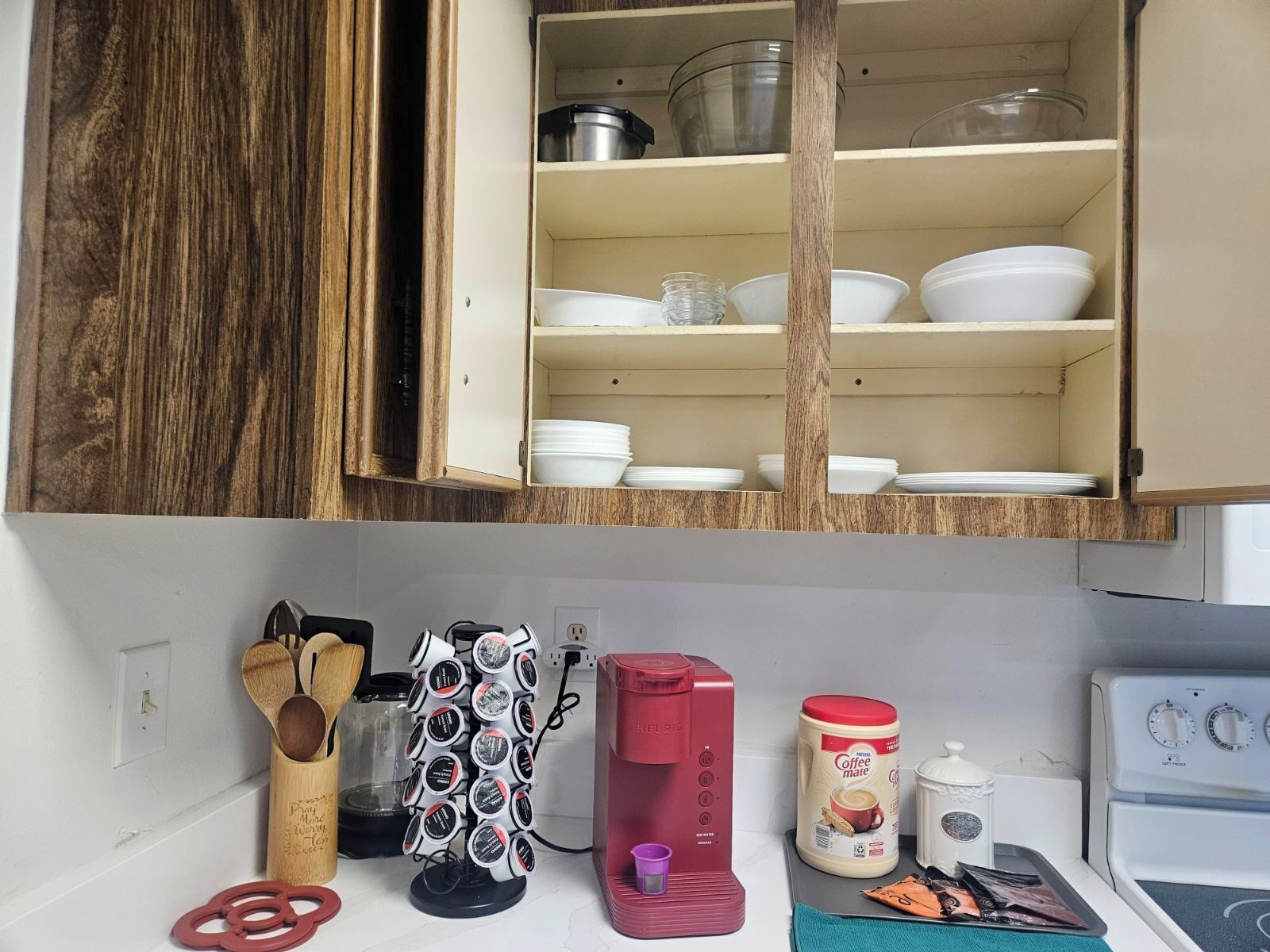 Kaffetrakter/tekoker, kjøleskap, mikrobølgeovn og ovn