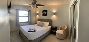 3 habitaciones, tabla de planchar con plancha, wifi y ropa de cama