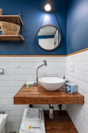 Apartment | Bathroom