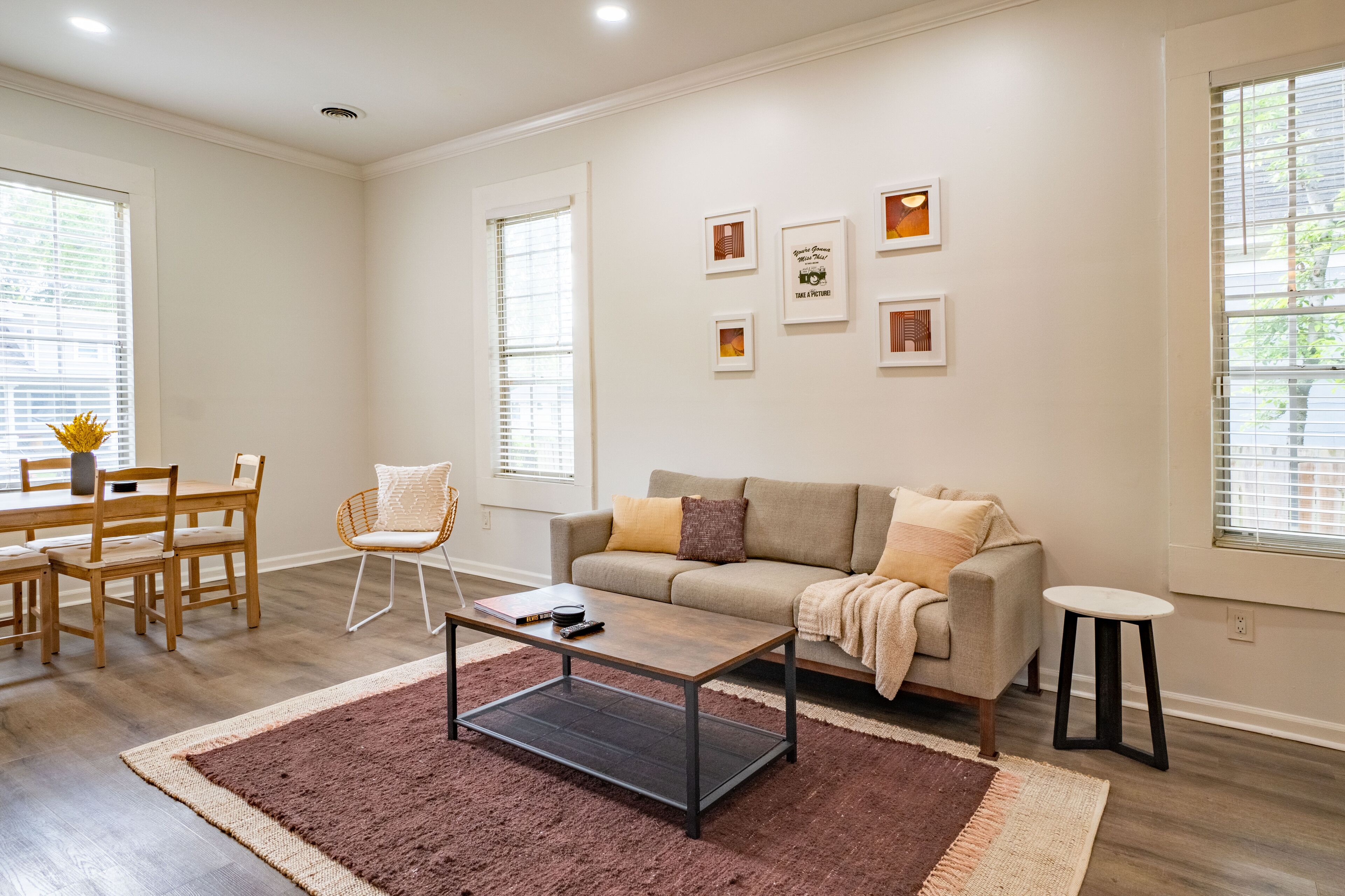 Trendy & Spacious 4 Bedroom in Cooper-Young, LARGE backyard!