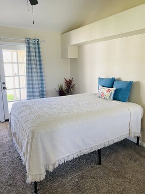 1 bedroom, travel cot, WiFi, bed sheets
