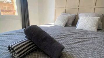 1 chambre, fer et planche Ă repasser, draps fournis