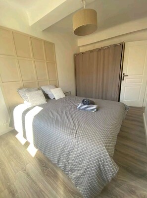 1 Schlafzimmer, Bügeleisen/Bügelbrett, Bettwäsche