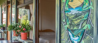 Cabinas las Manzanas Bed y Breakfast