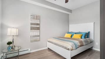 Hypo-allergenic bedding available, WiFi (free), bed sheets