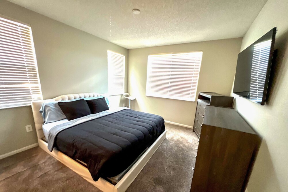 Cozy 2 Bedroom Near Hard Rock Stadium