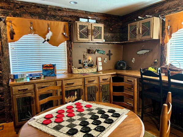 Game room - Beautiful Lake Hatcher Home with Views of Pagosa Peak. (Pagosa Springs)