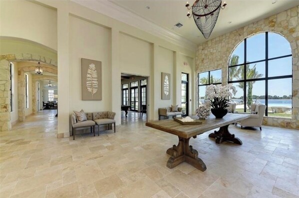 Interior - Coastal escape ~13 min to Nokomis beach!! (Nokomis)