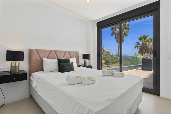 3 soverom, safe på rommet, strykejern/-brett og wi-fi (inkludert)