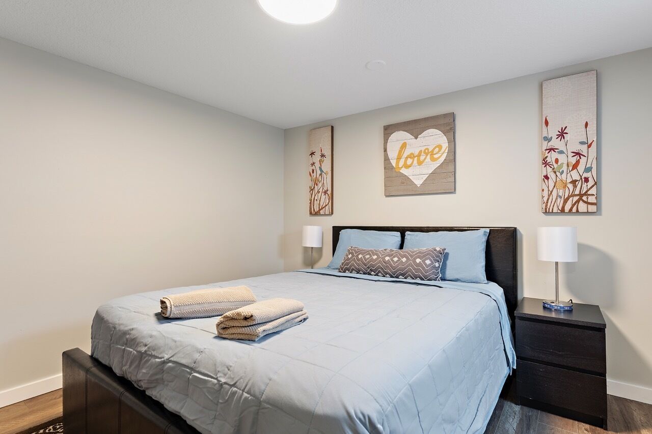 Cozy Private House W/Beautiful View of Lake Owasso!