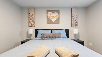 2 bedrooms, desk, WiFi, bed sheets