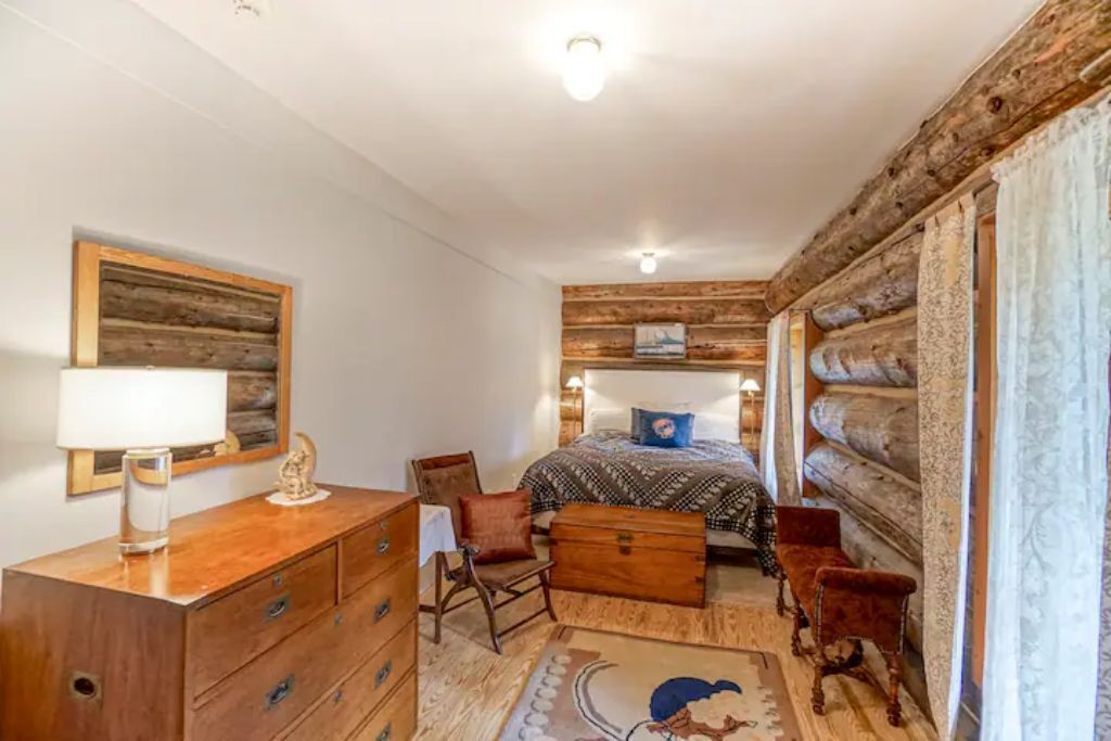 Stunning Mountain Views from Private & Tranquil Tudor Log Home