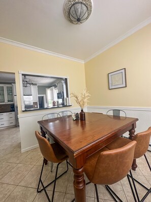 Dining - Beauty by the Sea - 7bd Charming House 5min Walk to Beach  - Pet Friendly (Long Branch)