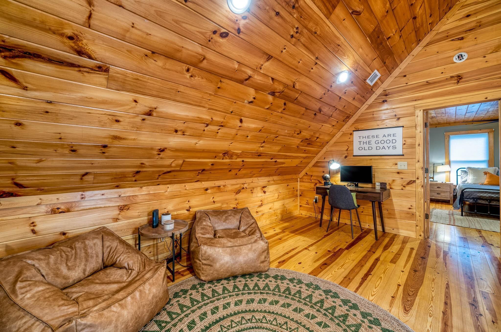 NEW! Charming Cabin in Coosawattee River Resort |Pet Friendly|Fire-pit|Gas Grill