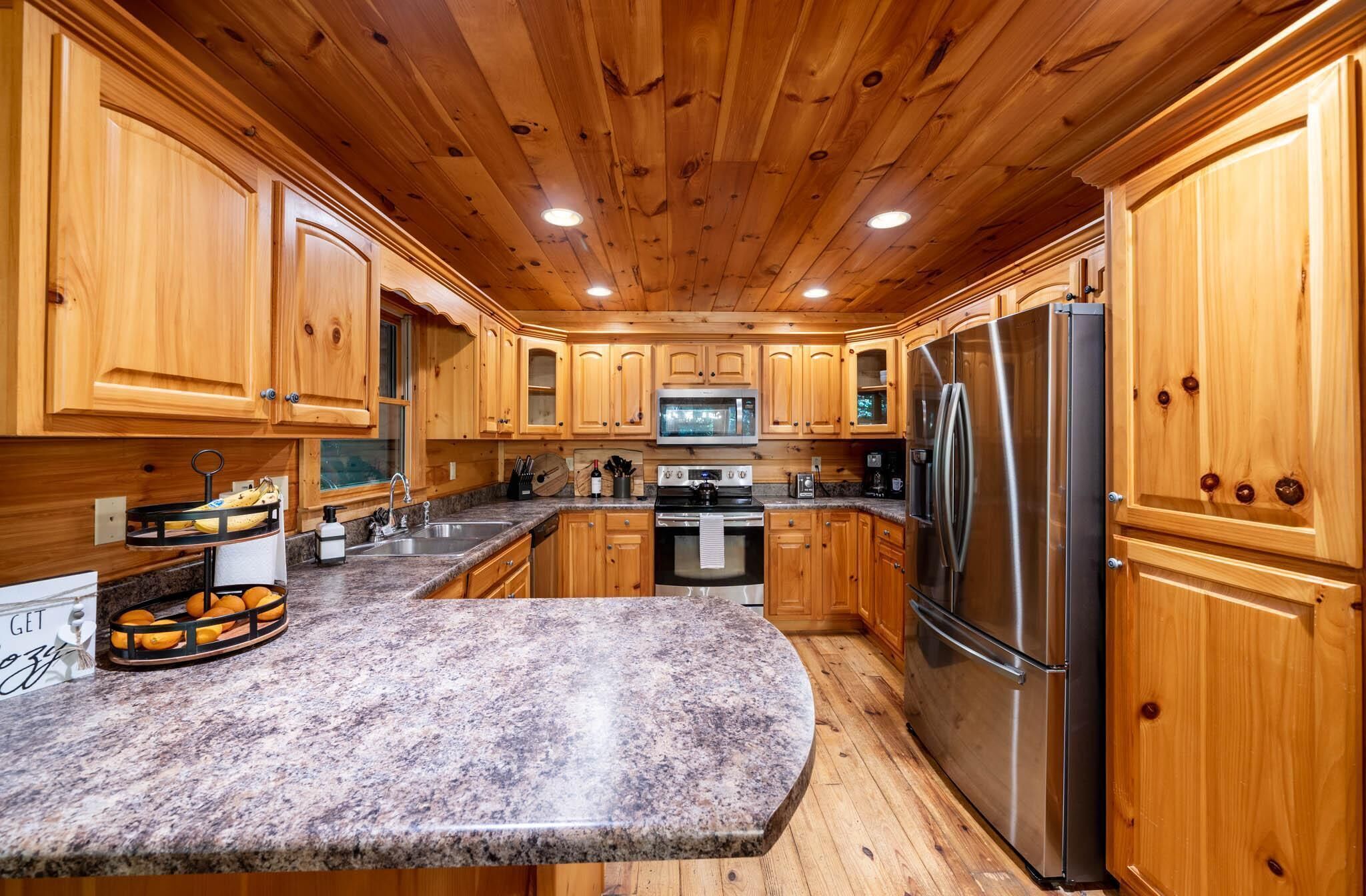 NEW! Charming Cabin in Coosawattee River Resort |Pet Friendly|Fire-pit|Gas Grill