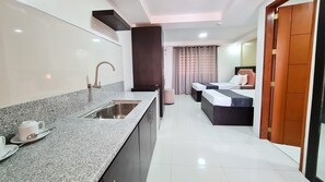 Premium bedding, down duvets, individually decorated - Staycation Hotel  (San Jose City)