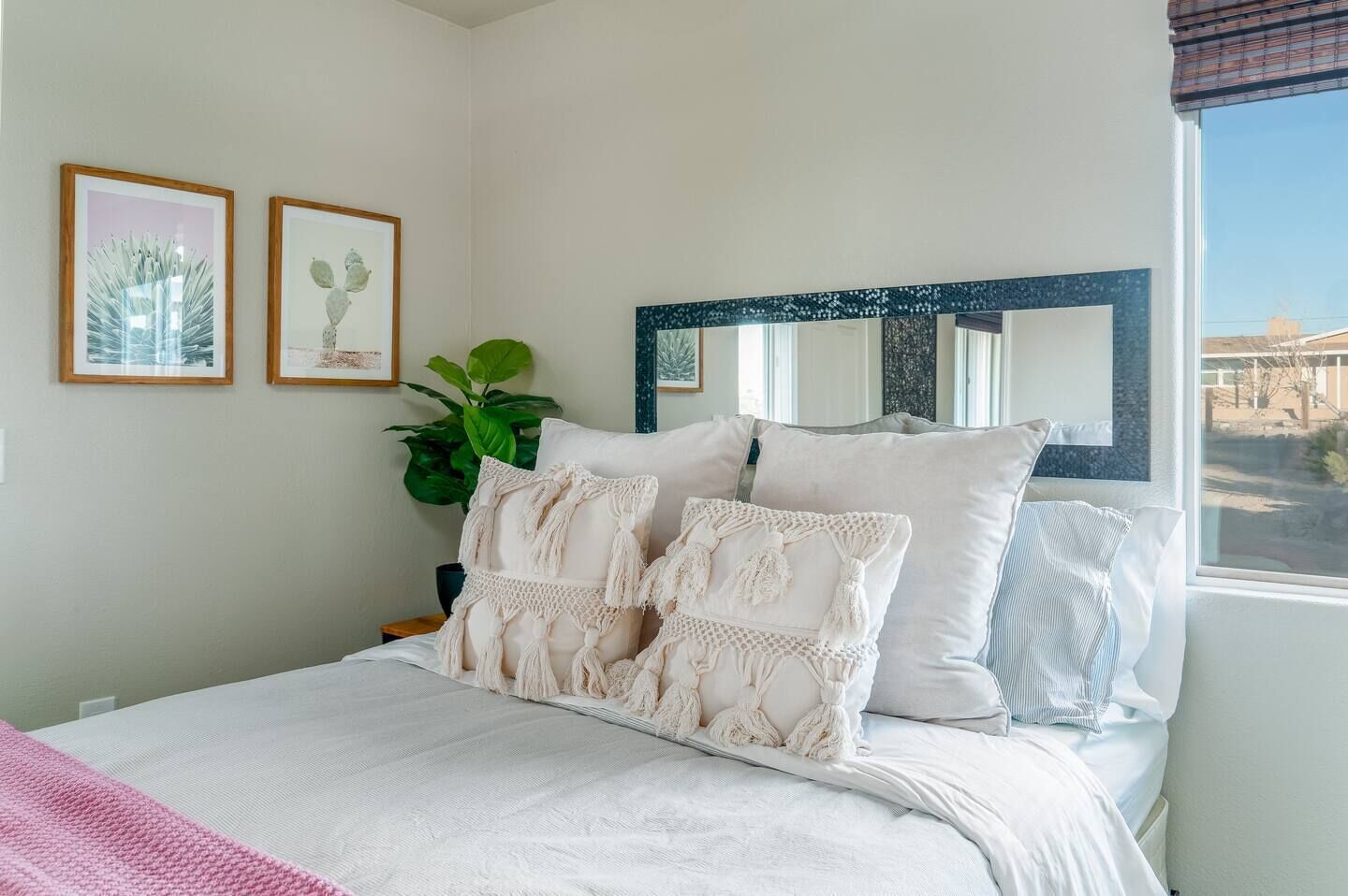 Casa Delfín ~ 29 Palms Oasis with Pool ~ mins to park