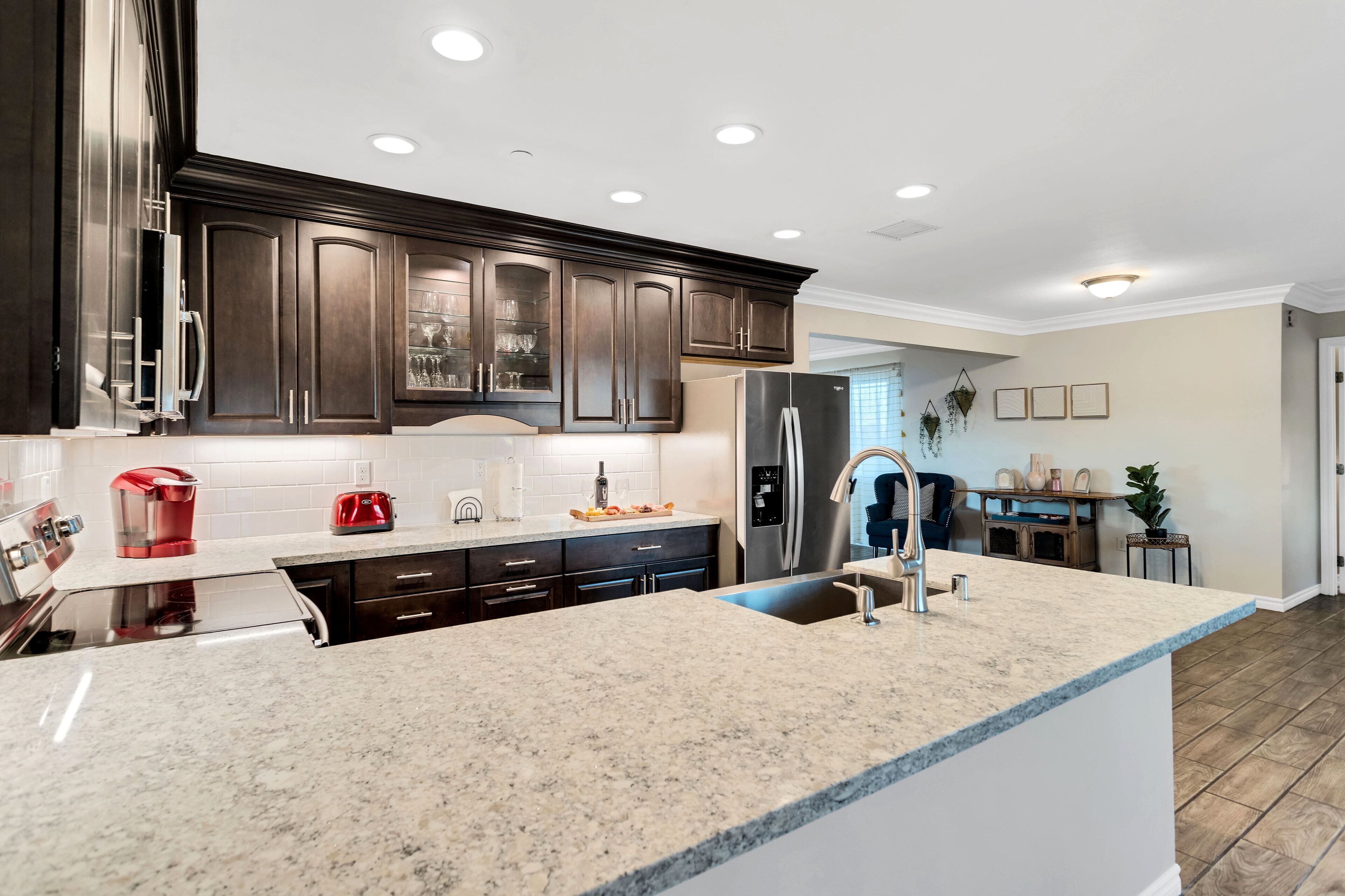 Casa Sun Via Family Retreat with Hot Tub