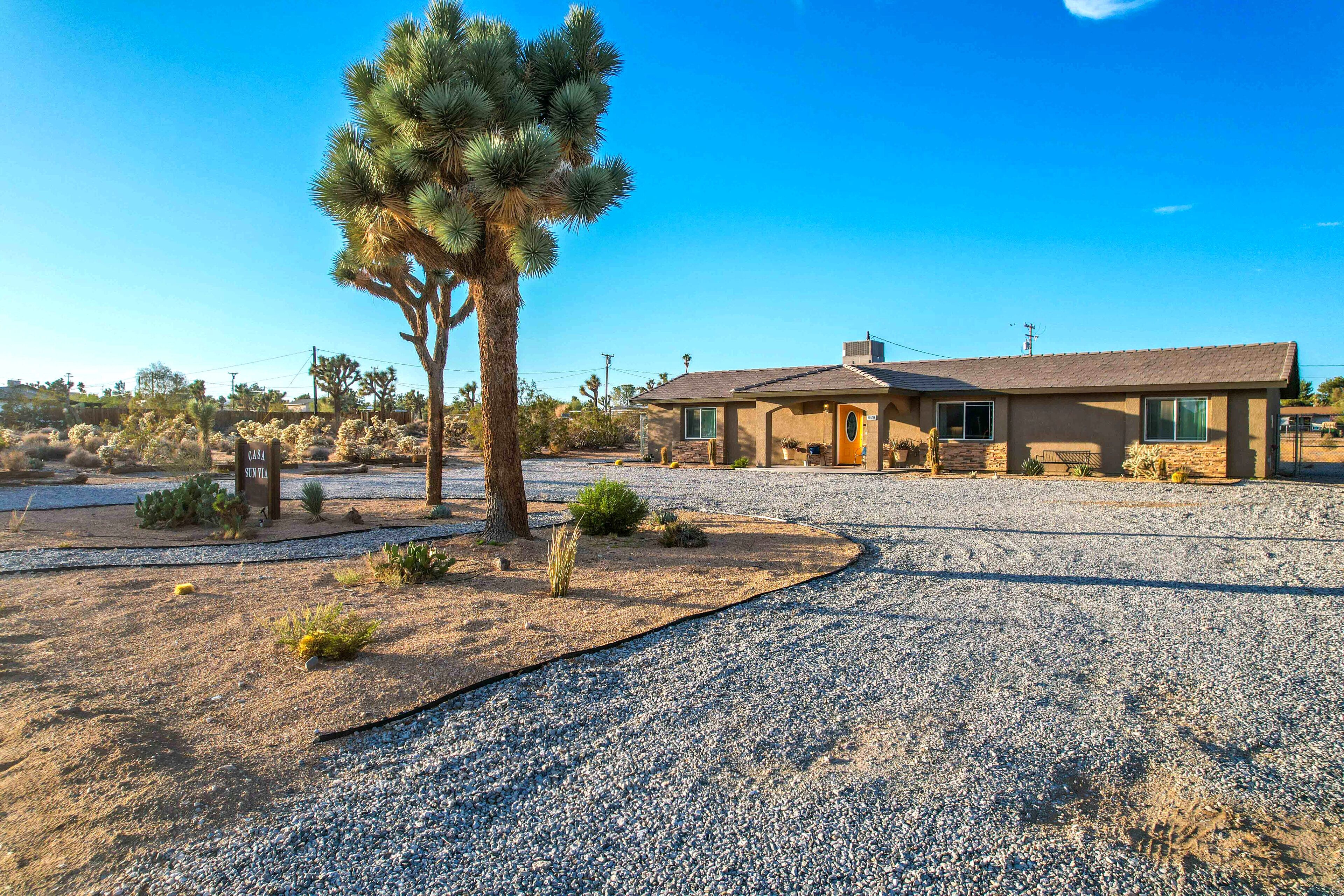 Casa Sun Via Family Retreat with Hot Tub