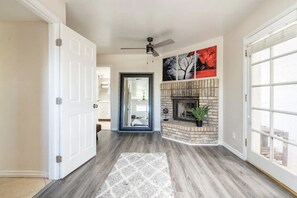 Interior - Spacious home! Heated pool, sundeck, and sports court (Phoenix)