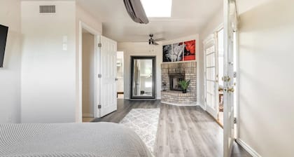 Spacious home! Heated pool, sundeck, and sports court