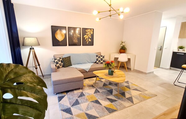 TV - Cozy, comfortable apartment in the heart of Papeete. WIFI, air conditioning & private garage (Papeete)