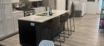 Cozy remodeled house 3 blocks from downtown.