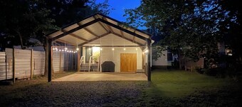 Cozy remodeled house 3 blocks from downtown.