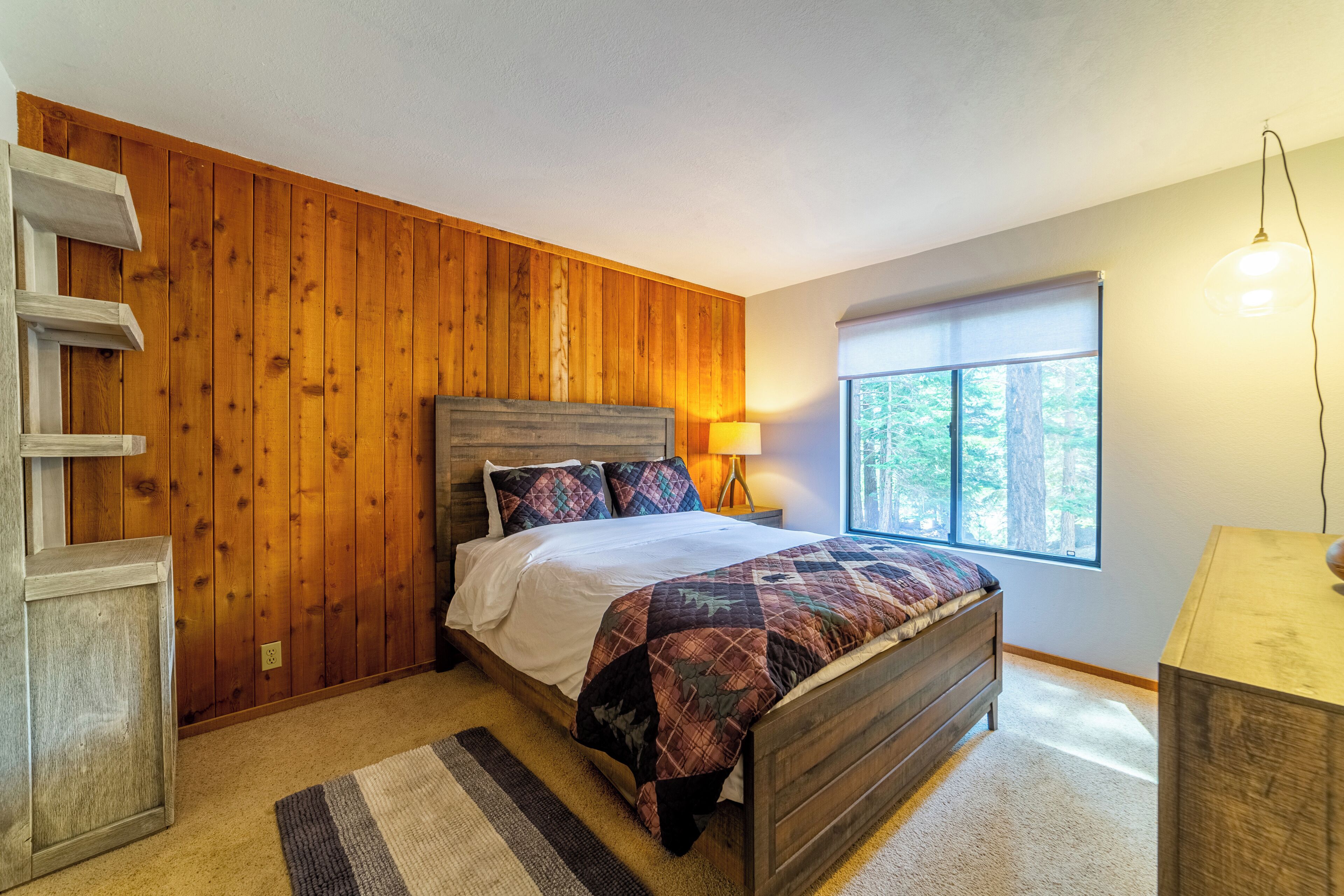 1 soverom, strykejern/-brett, wi-fi (inkludert) og sengetøy