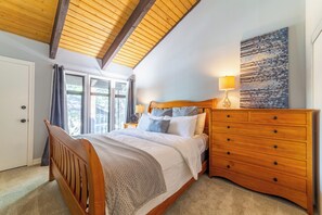 2 bedrooms, desk, iron/ironing board, free WiFi - Beautiful St Moritz Family Home 560 (Mammoth Lakes)