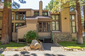 Exterior - Beautiful St Moritz Family Home 560 (Mammoth Lakes)