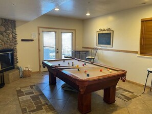 غرفة الألعاب