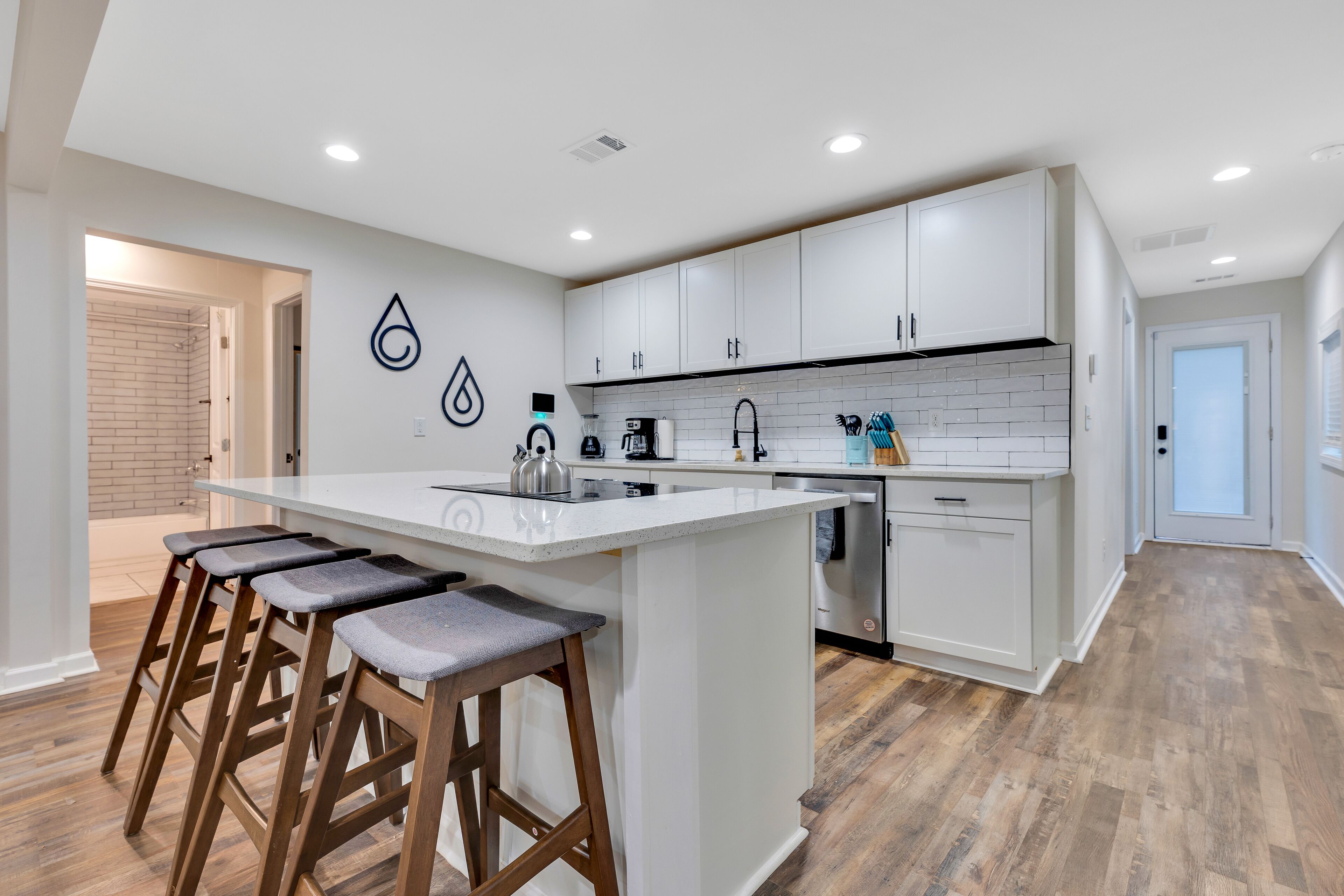 Mins to Downtown Peaceful and Private large ATL wooded retreat