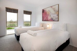 7 bedrooms, iron/ironing board, WiFi, bed sheets