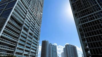 室內泳池、室外泳池