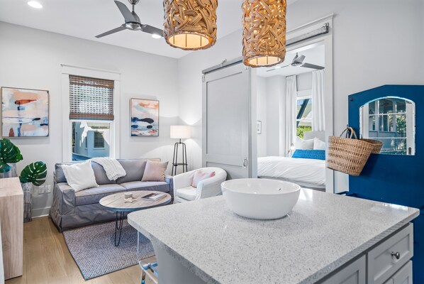 Televisio, DVD-soitin, musiikkikirjasto, videokirjasto