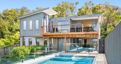 Nautilus by Ready Set Stay - Sleeps 16 people