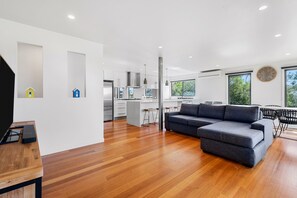 تلفزيون ذكي