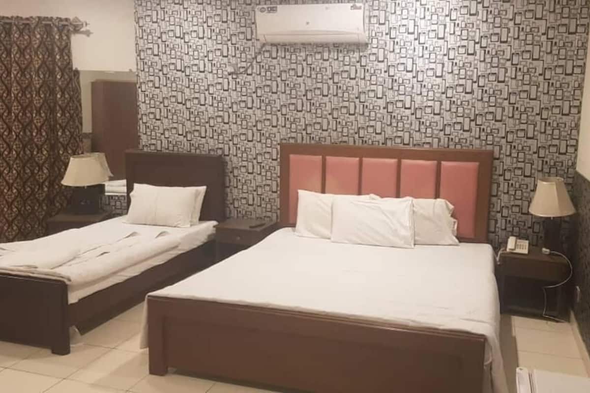 Executive Room | Laptop workspace, free WiFi
